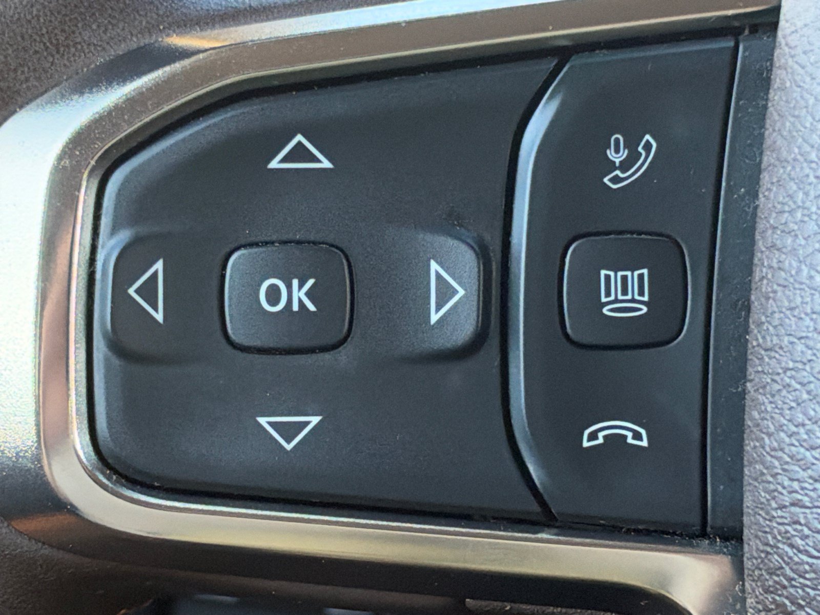 Used 2025 RAM 2500 Limited AWD/4WD image 27