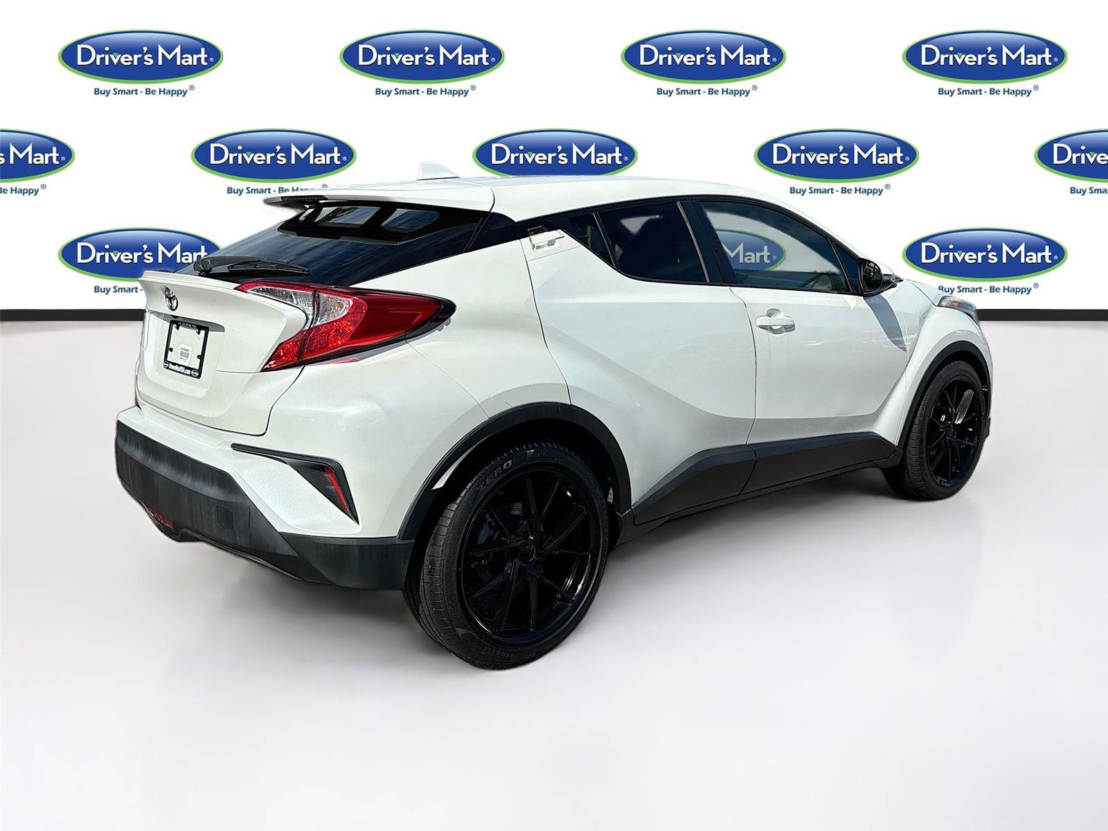 Used 2018 Toyota C-HR XLE FWD image 7
