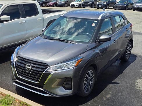 Used 2024 Nissan Kicks SV FWD image 2