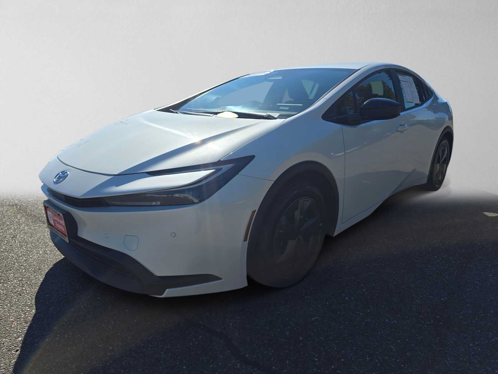 Certified 2025 Toyota Prius LE FWD image 7