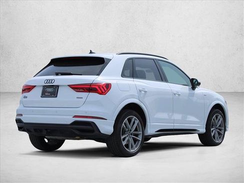 Used 2023 Audi Q3 2.0T Premium Plus w/ Premium Plus Package AWD/4WD image 7