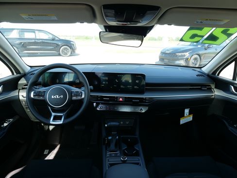 New 2025 Kia K5 LXS image 19