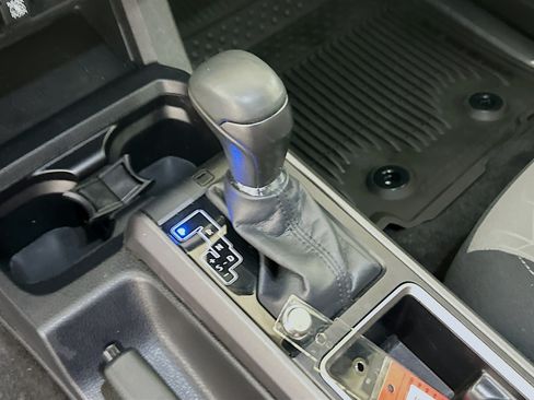 Used 2022 Toyota Tacoma TRD Sport w/ Technology Package RWD image 21