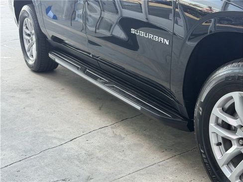 Used 2021 Chevrolet Suburban LT RWD image 58
