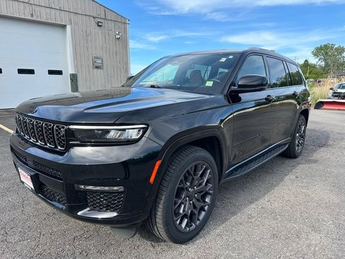 Used 2023 Jeep Grand Cherokee L Summit AWD/4WD image 12