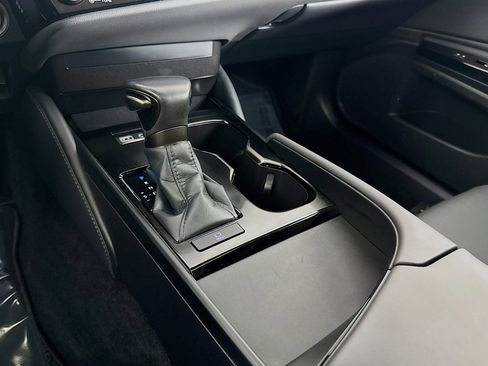 Used 2023 Lexus ES 350 image 5