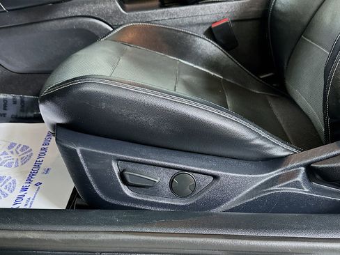 Used 2020 Ford Mustang Premium RWD image 18