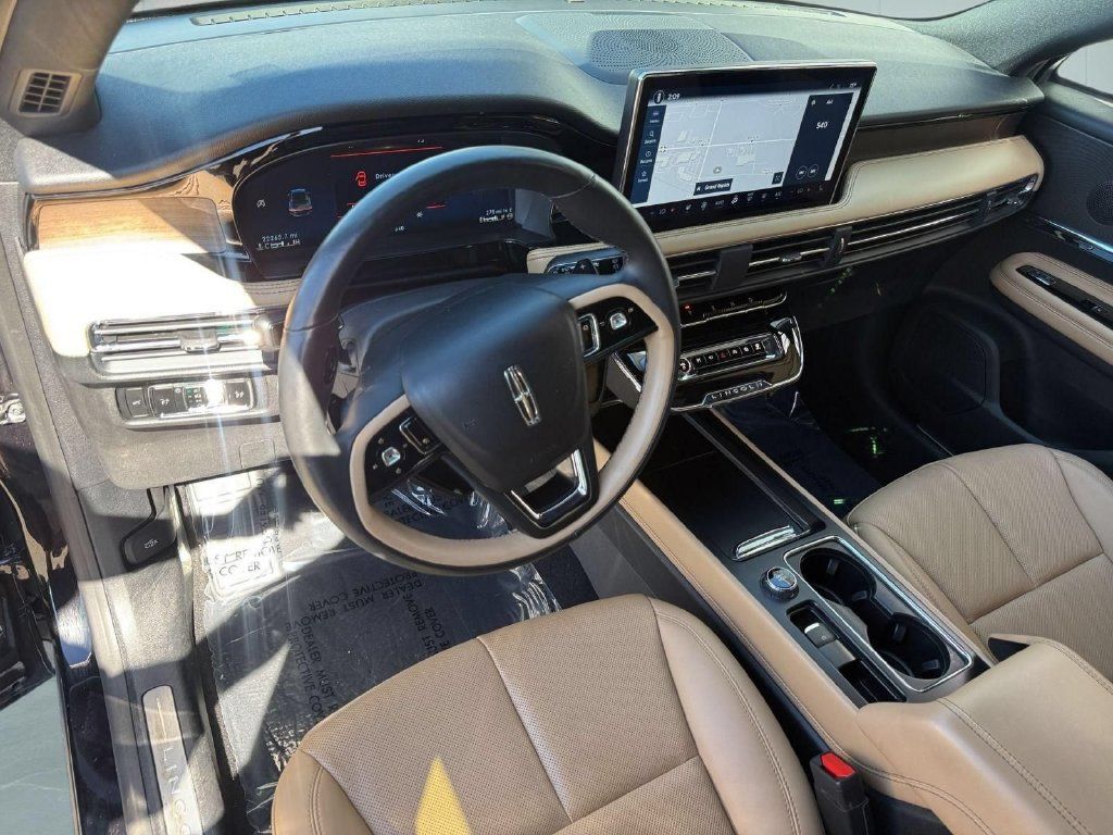 Used 2023 Lincoln Corsair Reserve w/ Equipment Group 201A AWD/4WD image 11