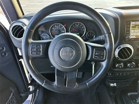 Used 2016 Jeep Wrangler Sahara w/ Connectivity Group image 17