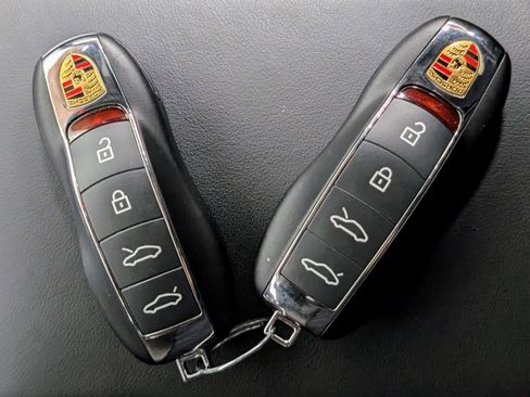 Used 2025 Porsche 718 Cayman S image 40