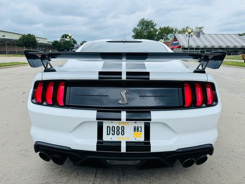 Used 2021 Ford Mustang Shelby GT500 w/ Carbon Fiber Track Pack RWD image 4