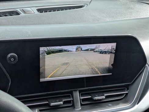 Used 2025 Chevrolet Trax LT image 18