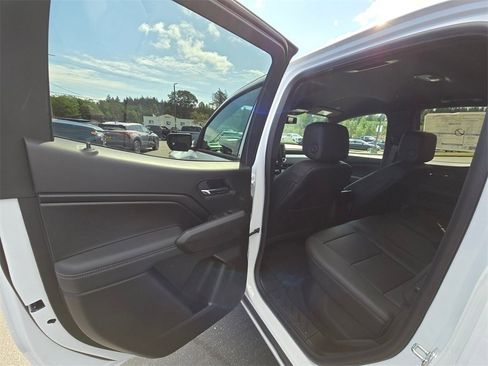 New 2025 Chevrolet Colorado LT w/ LT Convenience Package image 2