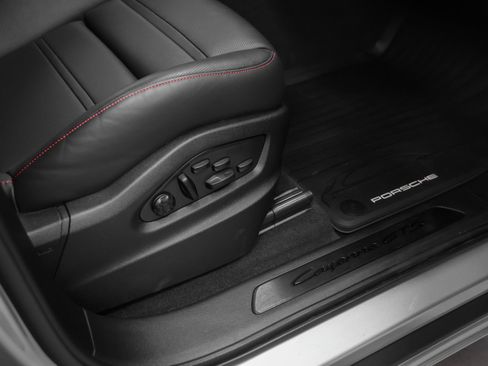Certified 2025 Porsche Cayenne GTS AWD/4WD image 23