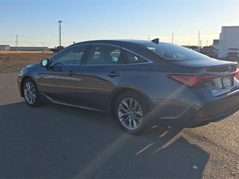 Used 2021 Toyota Avalon XLE image 8