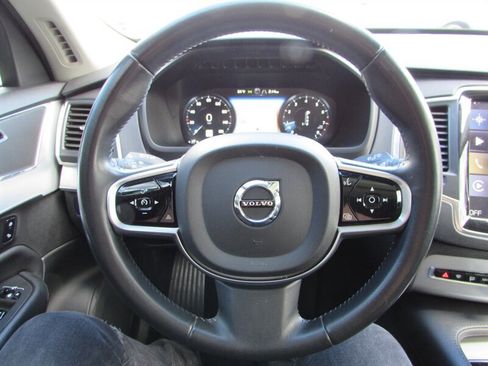 Used 2016 Volvo XC90 T6 Momentum w/ Vision Package image 10