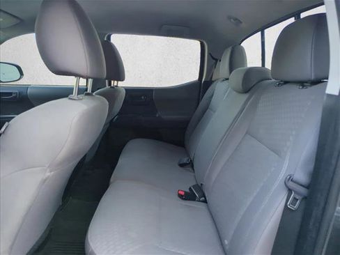 Used 2022 Toyota Tacoma SR w/ SR Convenience Package image 17
