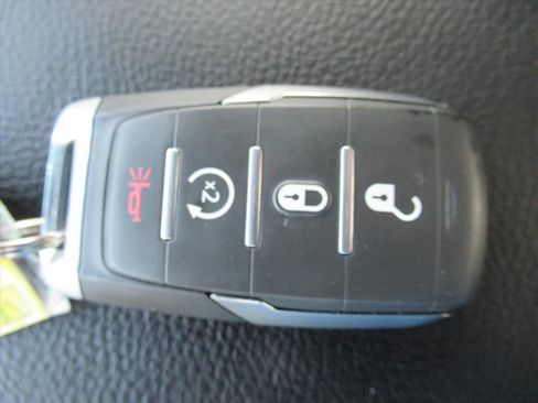 Used 2025 RAM 1500 Warlock AWD/4WD image 29