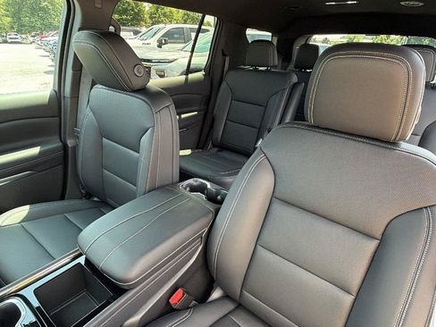 New 2026 Chevrolet Traverse LT w/ Driver Confidence Package FWD image 17