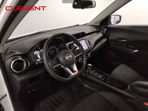 Used 2023 Nissan Kicks SV image 27