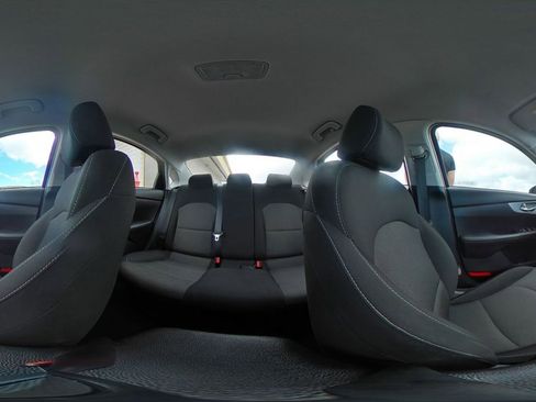 Used 2024 Kia Forte LXS image 40