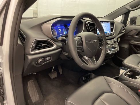 New 2026 Chrysler Voyager LX image 13