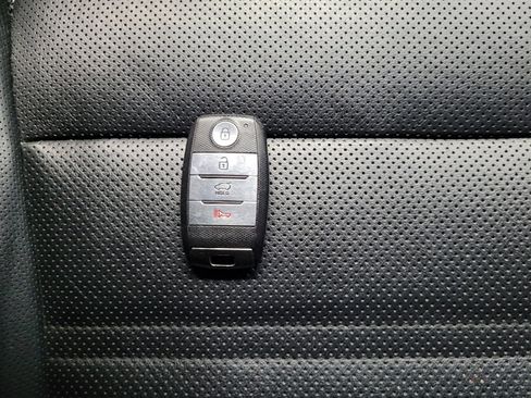 Used 2017 Kia Sorento SX image 32