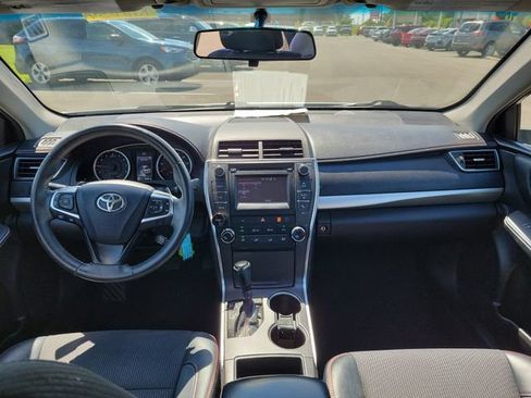 Used 2017 Toyota Camry SE FWD image 10