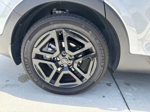 Used 2025 Kia Telluride SX Prestige X-Line AWD/4WD image 4