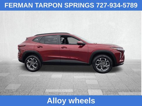 Certified 2025 Chevrolet Trax LT image 11