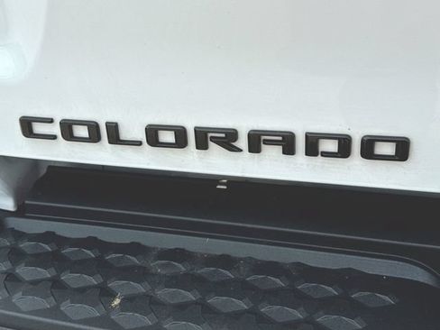 Used 2024 Chevrolet Colorado Trail Boss w/ Technology Package AWD/4WD image 32