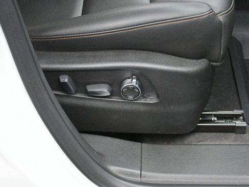 Used 2019 Cadillac XT4 Sport w/ Enhanced Visibility Package image 32