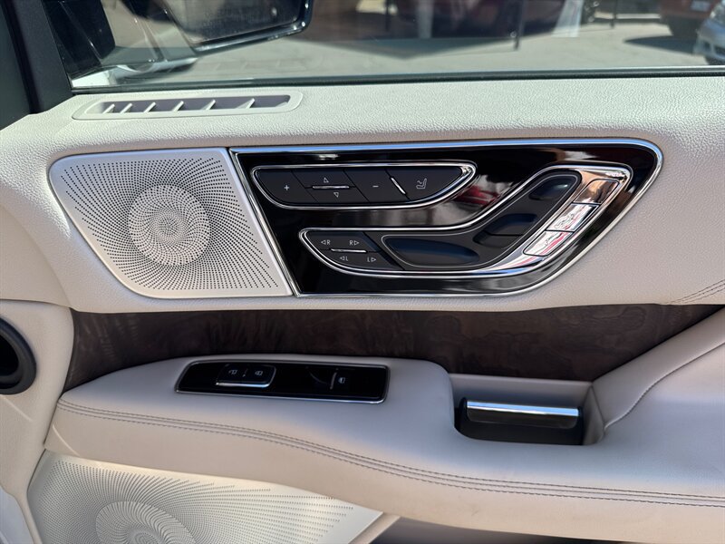 Used 2020 Lincoln Navigator L Reserve w/ Luxury Package AWD/4WD image 44