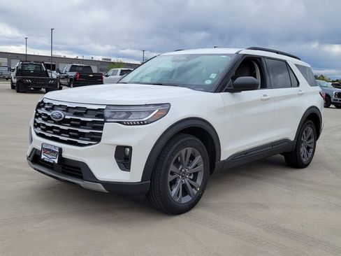 New 2026 Ford Explorer Active AWD/4WD image 7