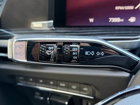 Used 2025 Cadillac Escalade ESV Sport w/ Touring Package image 13