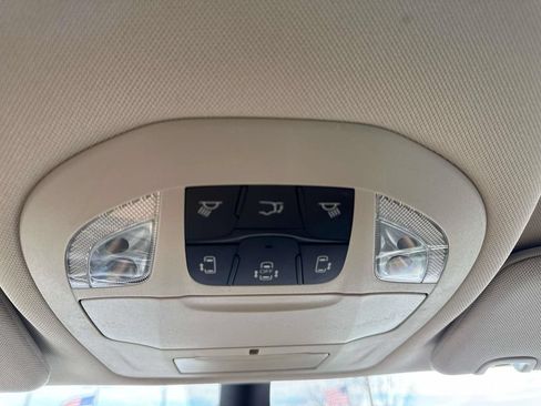 Used 2023 Chrysler Pacifica Touring-L AWD/4WD image 24