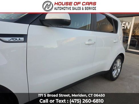 Used 2018 Kia Soul + FWD image 18