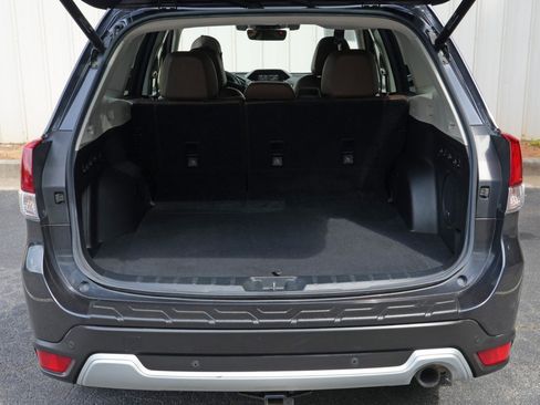 Used 2019 Subaru Forester Touring w/ Popular Package #3 AWD/4WD image 9
