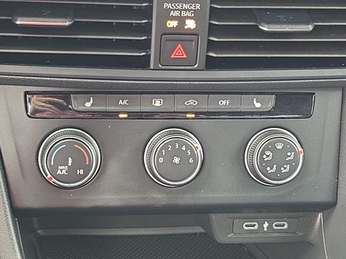 Certified 2024 Volkswagen Jetta Sport FWD image 23