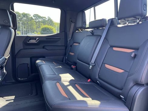 Used 2023 GMC Sierra 1500 AT4 w/ AT4 Premium Package AWD/4WD image 14