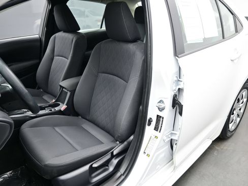 Used 2024 Toyota Corolla LE FWD image 11