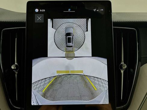 New 2026 Volvo XC60 B5 Ultra w/ Climate Package image 15