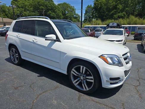Used 2015 Mercedes-Benz GLK 350 4MATIC image 3