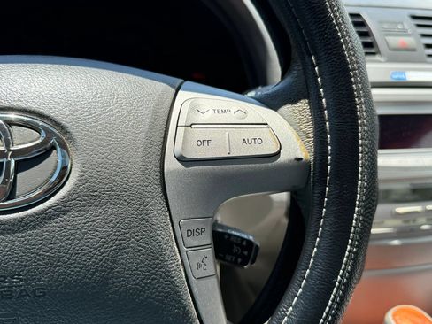 Used 2011 Toyota Camry XLE FWD image 31