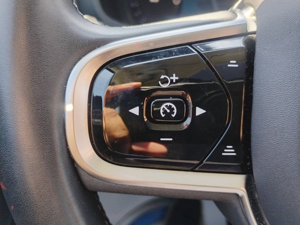 Used 2024 Volvo S60 B5 Plus FWD image 19