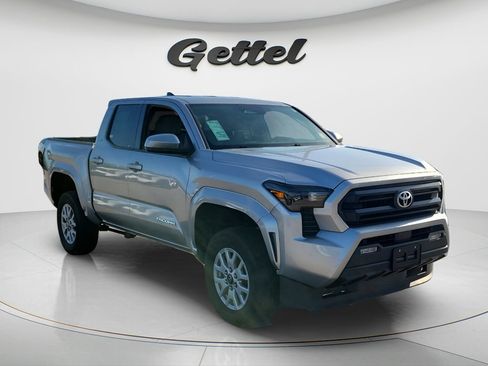 Used 2024 Toyota Tacoma SR5 RWD image 3