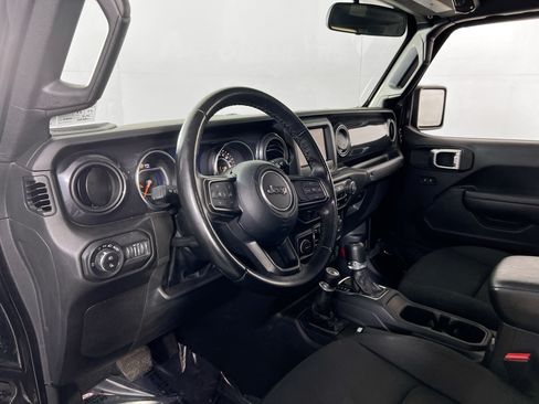 Used 2022 Jeep Gladiator Sport AWD/4WD image 9