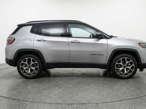 Used 2025 Jeep Compass Limited AWD/4WD image 11