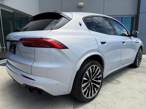 Used 2025 Maserati Grecale Modena AWD/4WD image 4