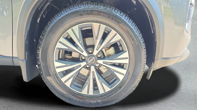 Used 2023 Nissan Rogue SV FWD image 39